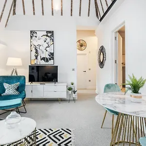  Holiday home Stansted Airport Luxury Bishops Stortford Millars One Loft 3
