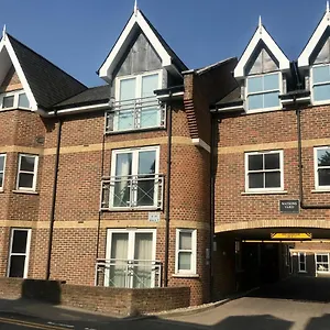  Apartment 2 Bed, 2 Bathrooms, Ground Floor With Parking